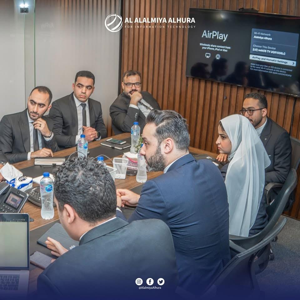 أعضاء المجلس خلال النقاش