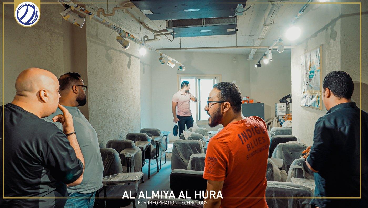 تفقد قاعة التدريب في المقر الجديد
