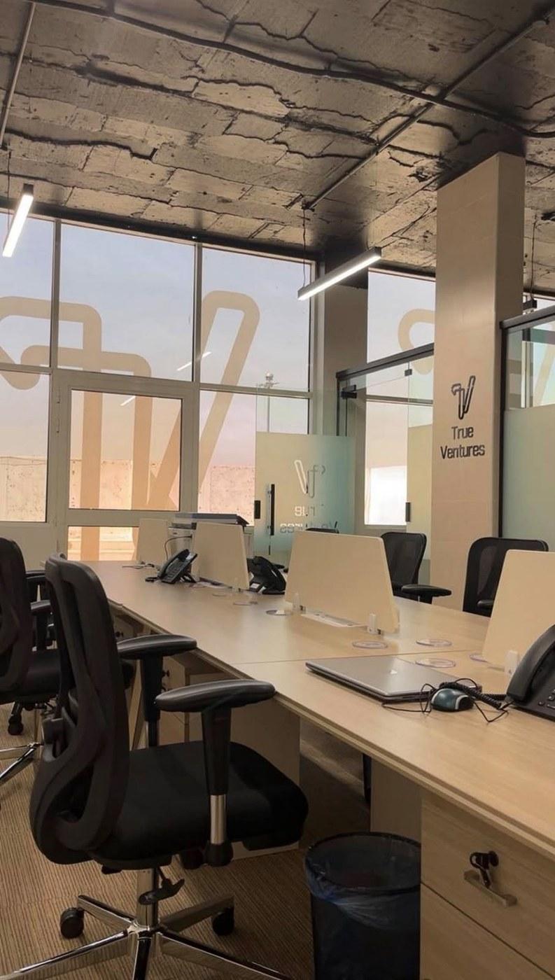 مساحة عمل فريق الأعمال في الرياض